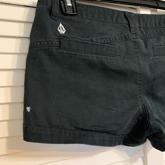 Volcom Shorts - Picture 4 of 5